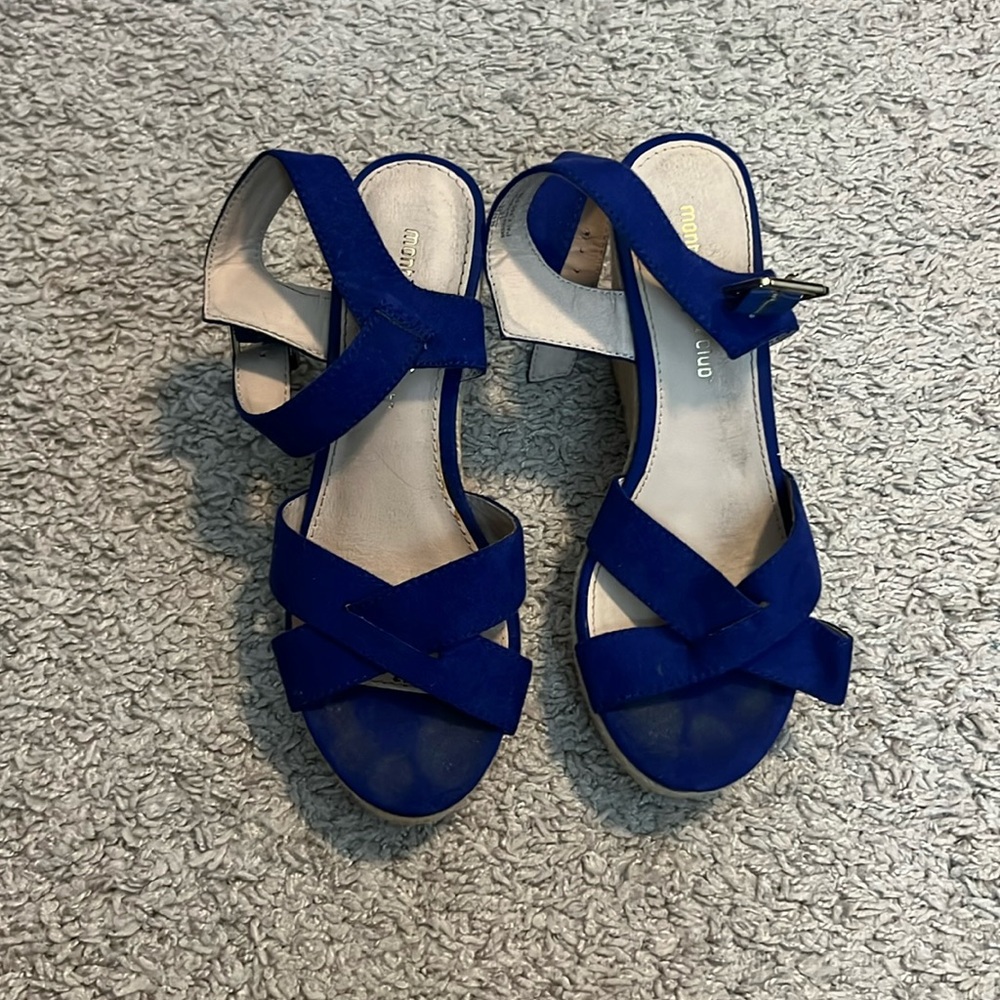 Size 6 blue wedges
